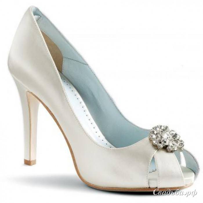 Туфли невесты должны быть закрытыми. какие выбрать свадебные туфли – приметы о выборе обуви невесты и жениха