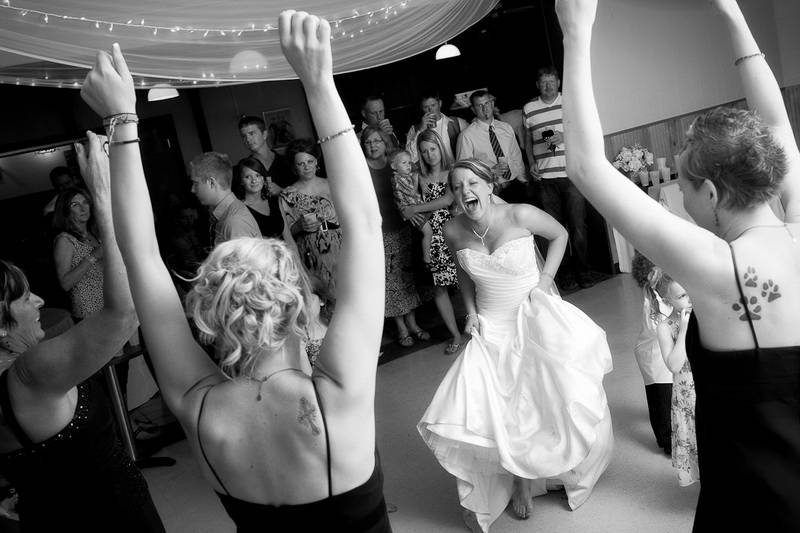 Креативный танец подружек невесты на свадьбе