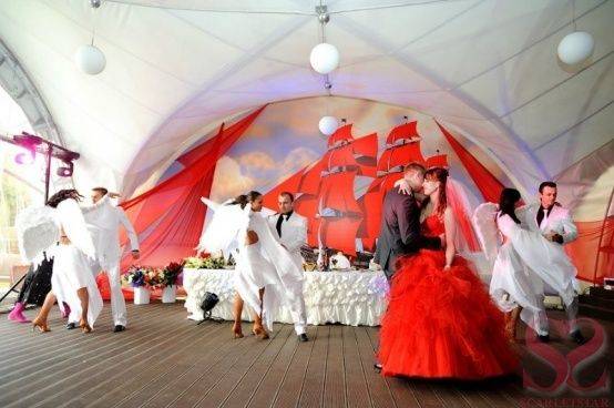 Красная свадьба: особенности стиля и советы по выбору