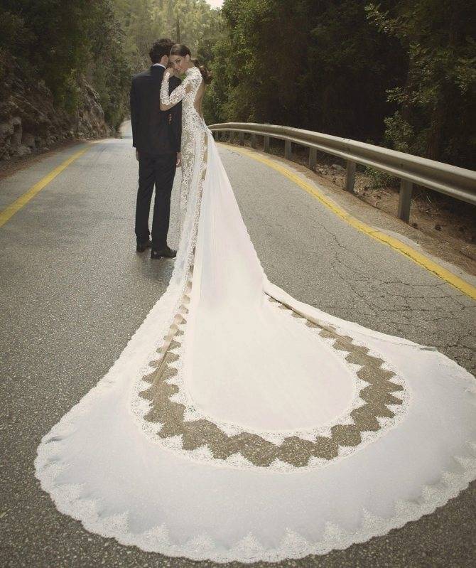 Правила современных невест: свадебные платья короткие со шлейфом