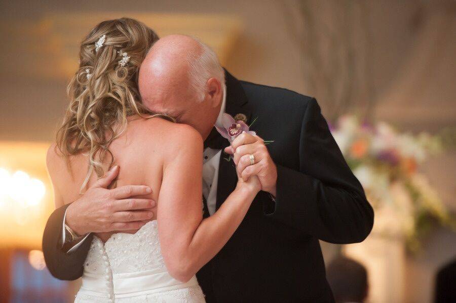Отец на свадьбе дочери, какова его роль на торжестве?
