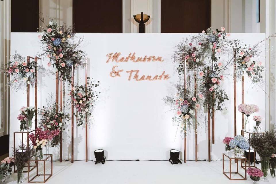 Свадьба в цвете марсала: советы по оформлению и дизайну