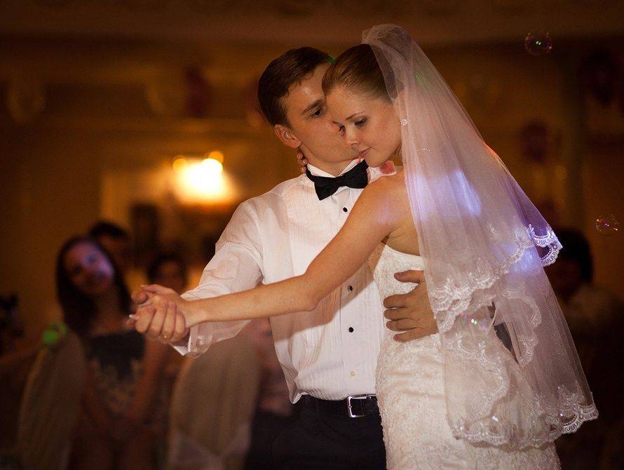 Идеи красивого танца невесты в подарок жениху на свадьбе