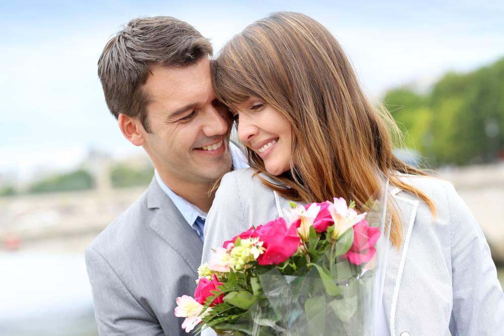 Какие цветы дарят на свадьбу молодым и невесте - важные правила