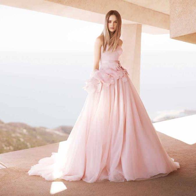 Розовое платье: фасоны, оттенки, стили 380 фото