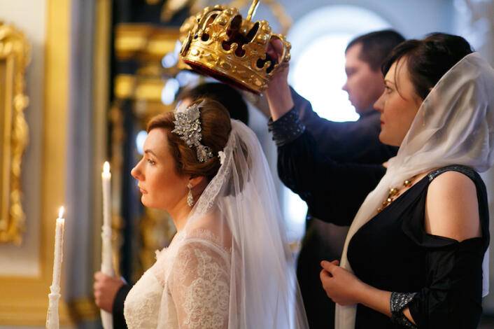 Что такое венец и кто должен держать корону на венчании, если нет свидетелей