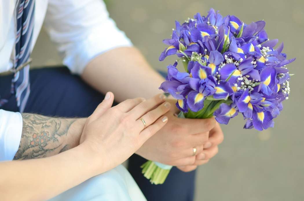 Спрятанное счастье: чем покоряет букет невесты из тюльпанов