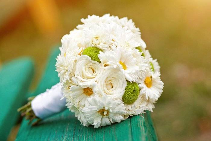 Как сделать букет невесты из хризантем