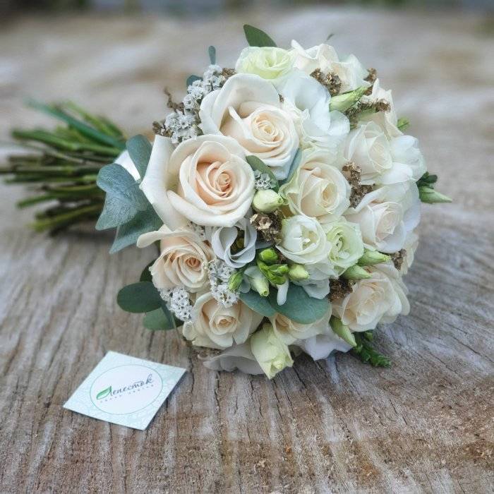 Букет невесты из хризантем: свадебные композиции с фото из роз, эустомы, гербер, гвоздик, монобукеты из мелких, кустовых и белых цветов