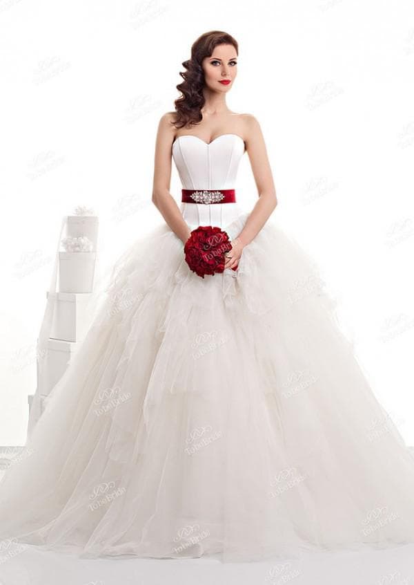Может ли свадебное платье быть красного цвета, популярные модели