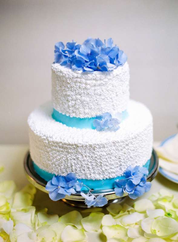 Топ-12 цветов для свадебного торта