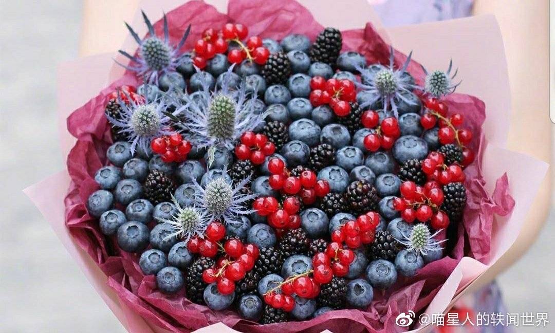 Свадебный торт с ягодами и фруктами: фото и идеи