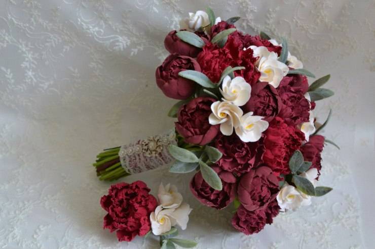 Свадебный букет из пионовидных роз: фото и идеи