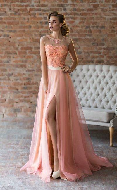 Персиковое платье 2020 - самые модные модели