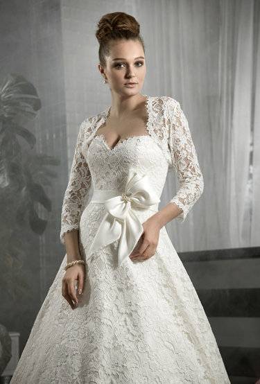Кружевные свадебные платья: модные фасоны, цветовые решения