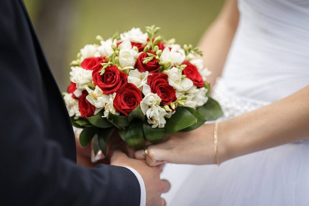 Цветы в свадебном букете: какие подойдут и как правильно сочетать