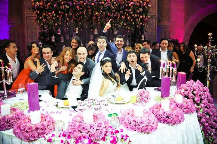 Традиции и обычаи, сопровождающие азербайджанские свадьбы.
