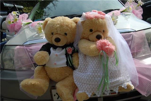 Свадебные лебеди. как украсить свадебную машину куклой, фигурками медведей, лебедей, декором в виде губ что сделать на свадьбу из модулей