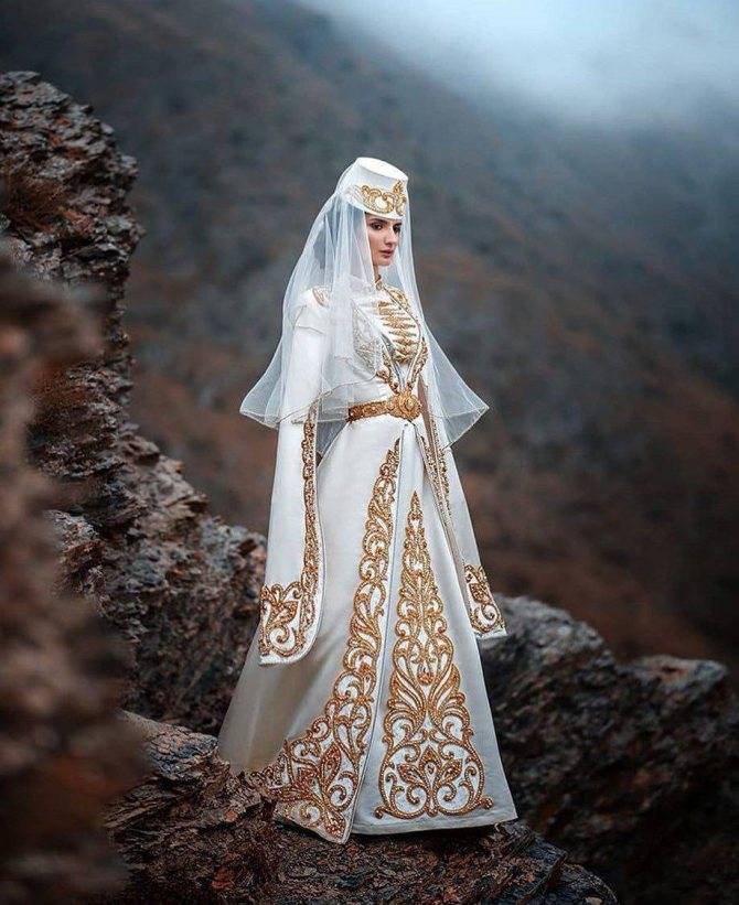 Свадебные платья в восточном стиле: эффектные фасоны, роскошные детали