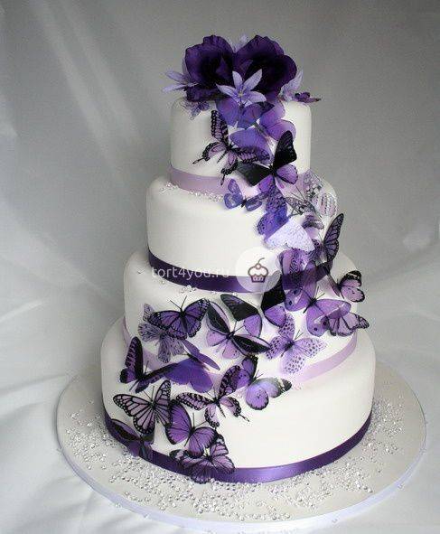 Грациозное оформление – свадебный торт с бабочками и цветами: примеры декора на фото