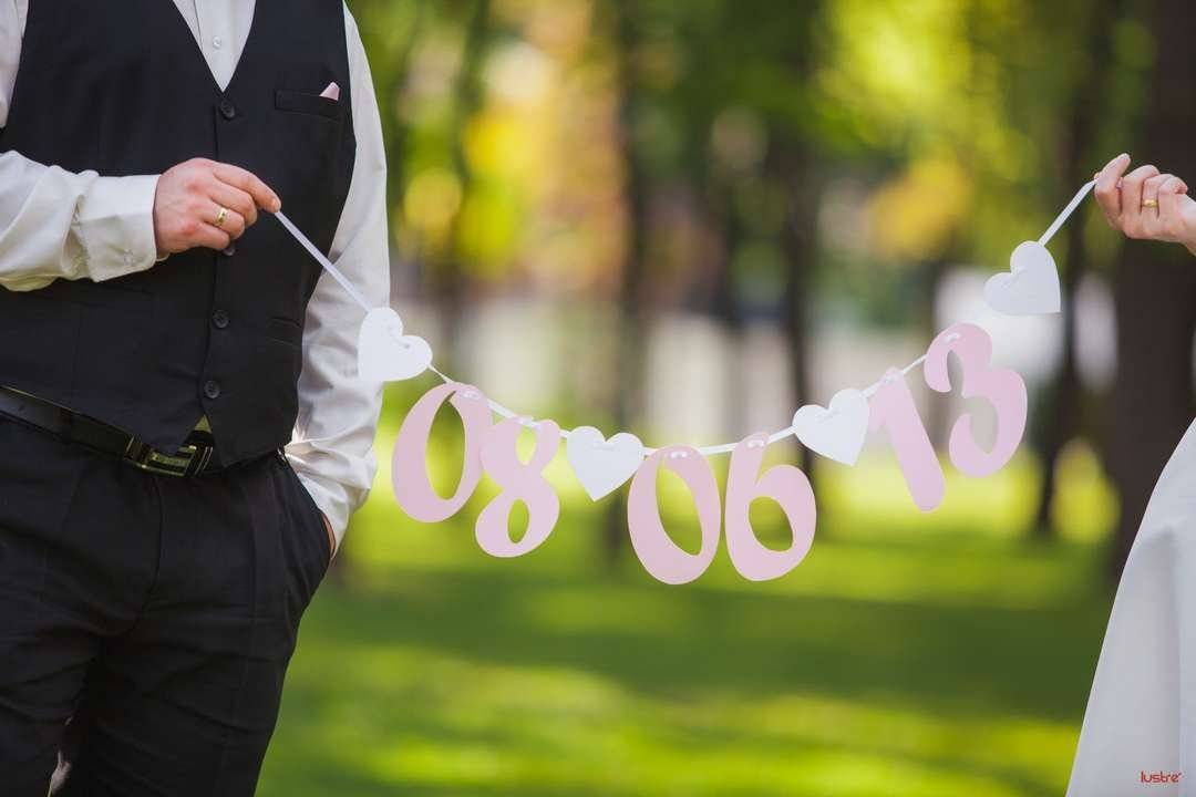 Таблички на свадьбу – сохраните эмоции праздника на фото!
