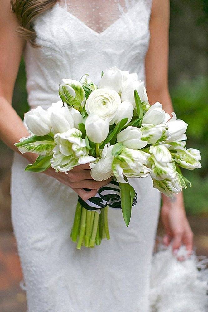 Свадебный букет из тюльпанов: нежность весны для невесты