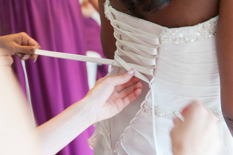 Красиво зашнуровать корсет. три способа как шнуровать свадебное платье: видео, фото и схема процесса