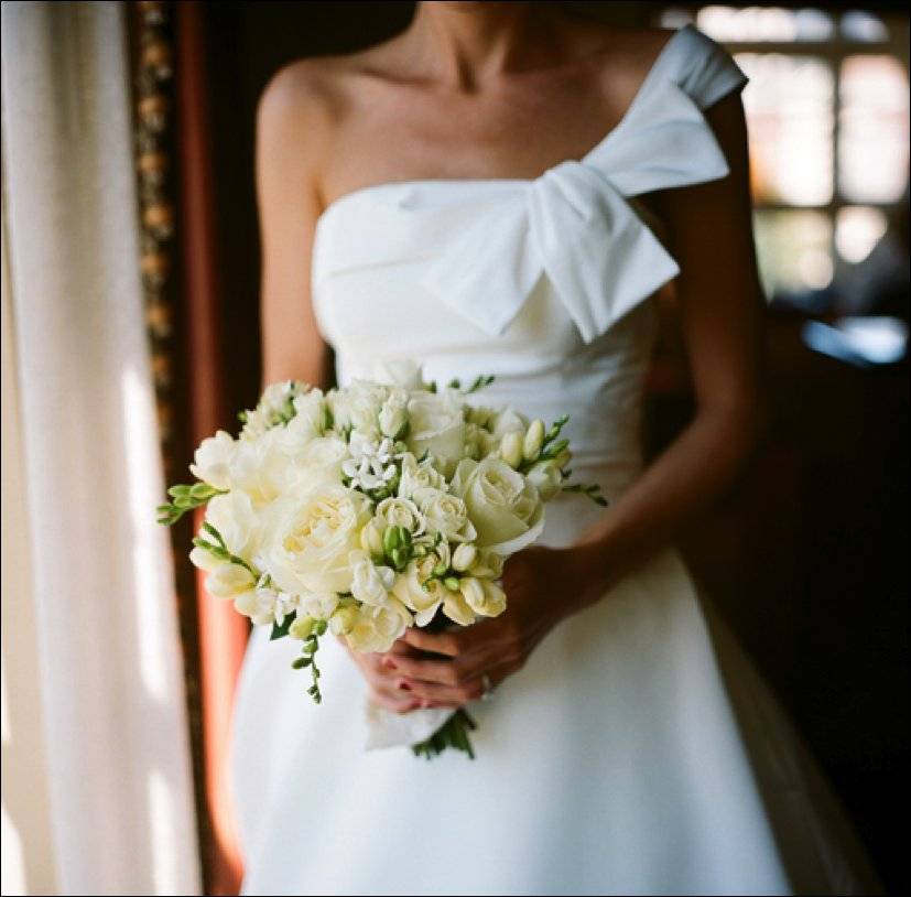 Свадебные платья в стиле минимализм: какие бывают, чем дополнить образ