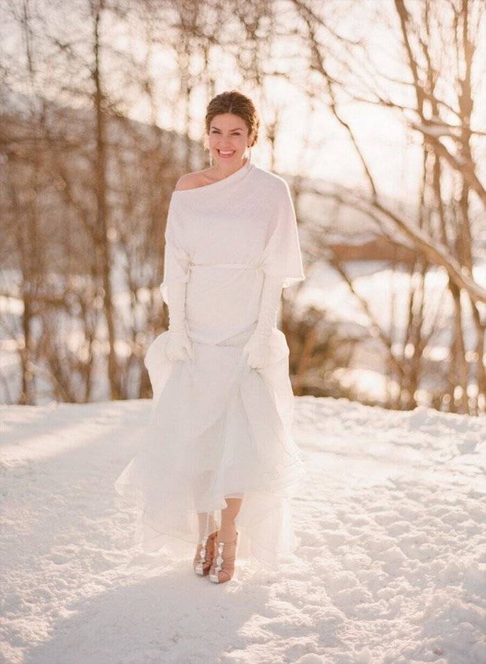 Зимние свадебные платья: как невесте выбрать теплое платье (советы и рекомендации), одежда для фотосессия зимой, какие аксессуары приобрести к наряду