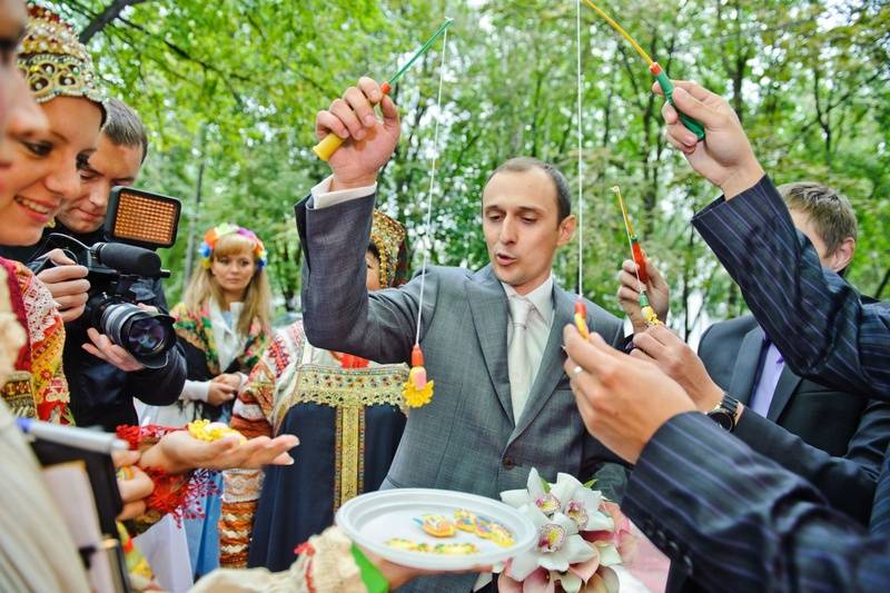 ᐉ как интересно провести выкуп невесты: необходимые советы и неожиданные идеи. идеи для выкупа невесты - svadba-dv.ru