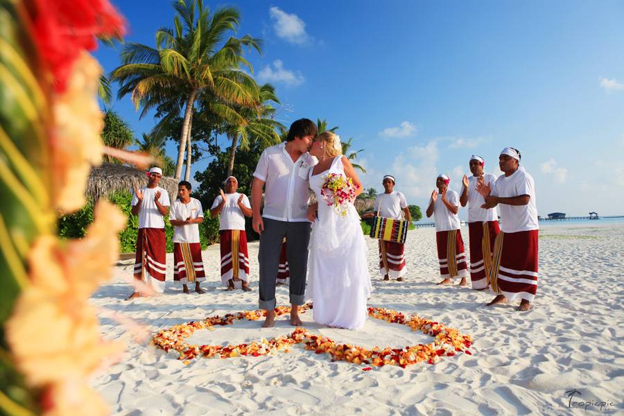Официальная свадьба за границей – список стран и документов