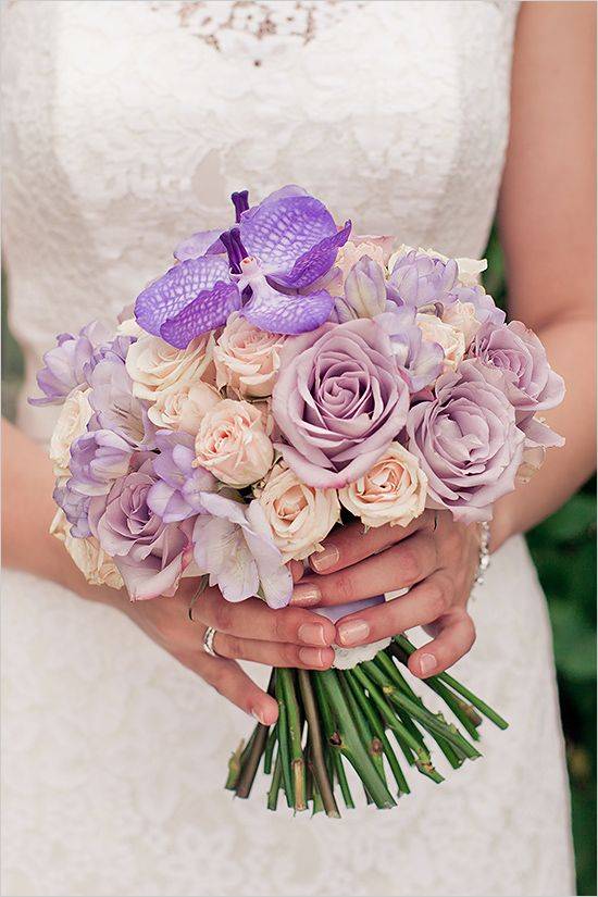 Идеи для букета невесты в фиолетовом цвете