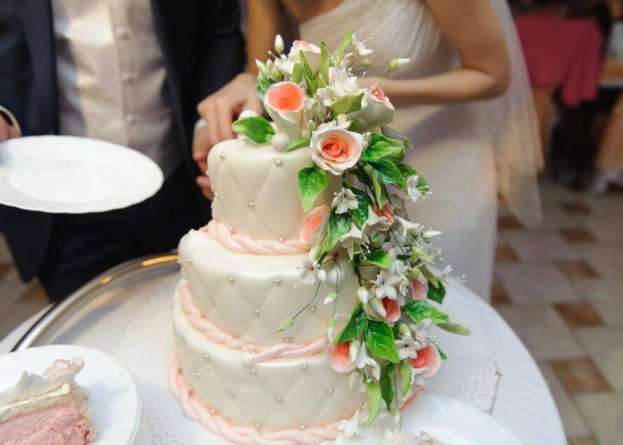 Свадебные трехъярусные торты – фото