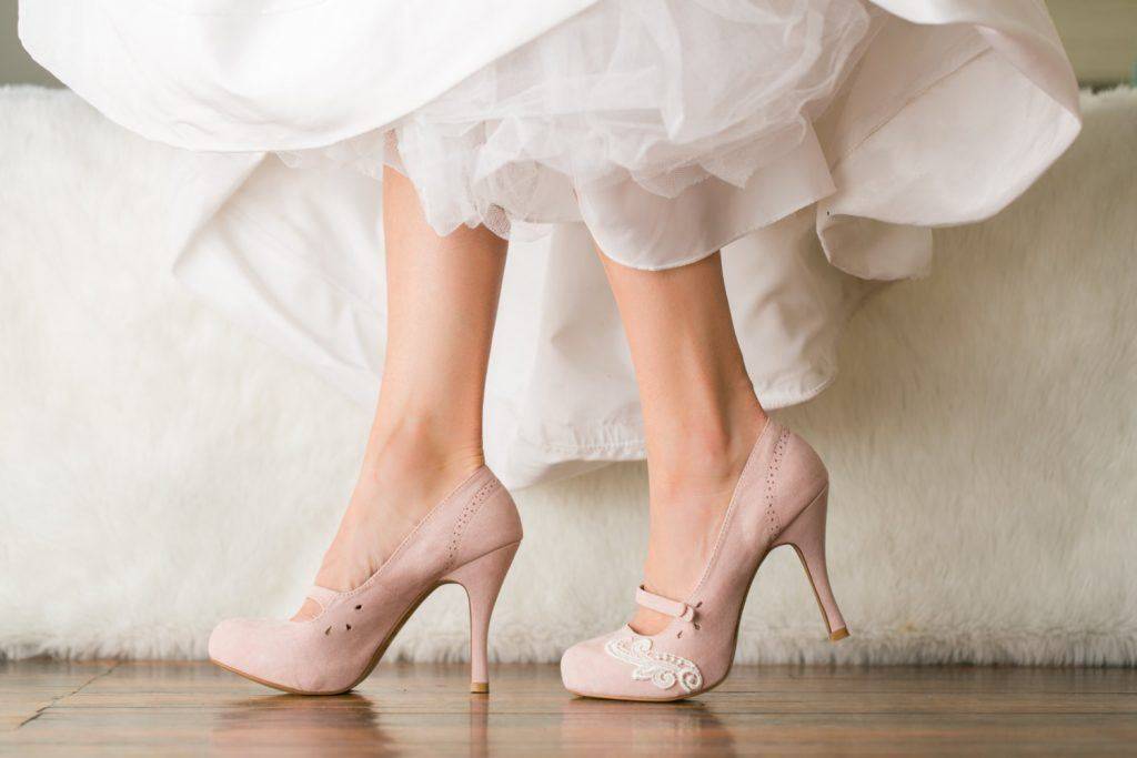 Топ-5 вариантов обуви на летнюю свадьбу