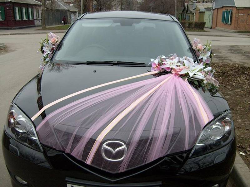 Мастер-класс: украшение свадебной машины своими руками из фатина и цветов