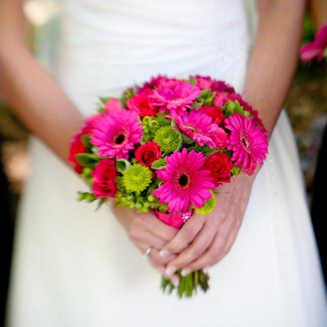 Выбираем кремовый букет невесты: розы, пионы, хризантемы, герберы – самые нежные композиции с фото