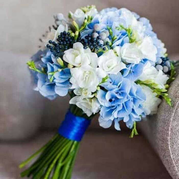 Свадебный букет невесты в синем цвете