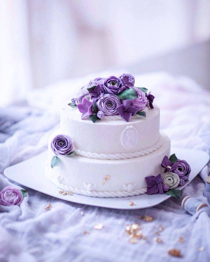 Фиолетовый свадебный торт - идеи оформления с фото
