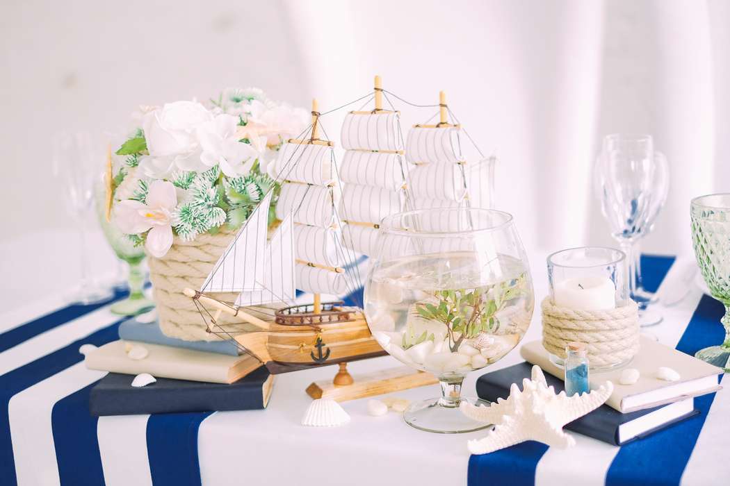 Романтика и легкость в украшении – оформление зала на свадьбу в морском стиле