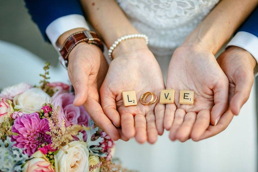 16 лет свадьбы - что подарить на годовщину | топазовая свадьба