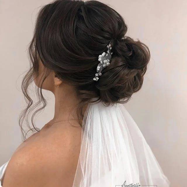 2018 свадебные прически на длинные волосы с фатой 24 фото