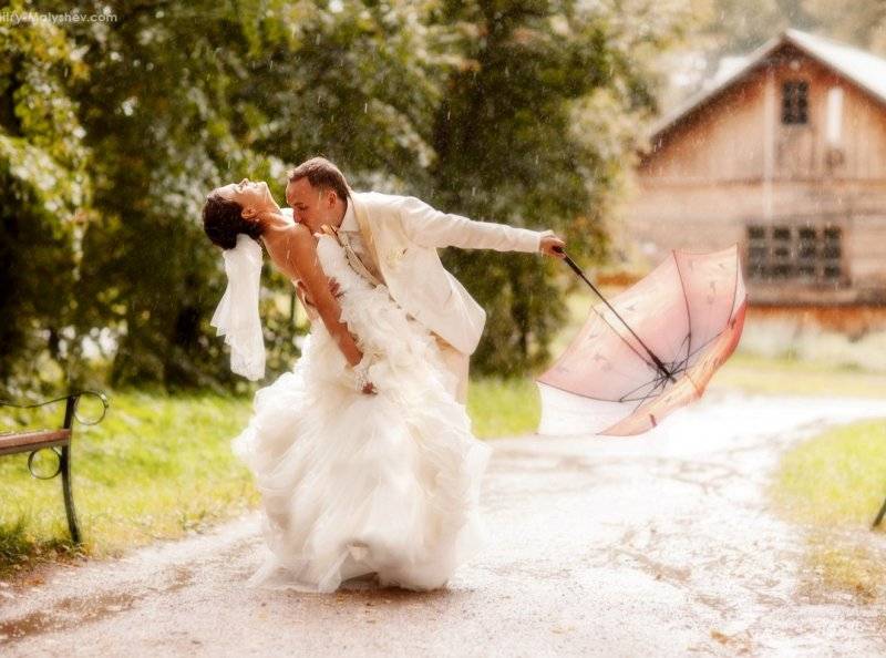 Свадебная фотосессия в дождь – как сохранить настроение и сделать потрясающие снимки