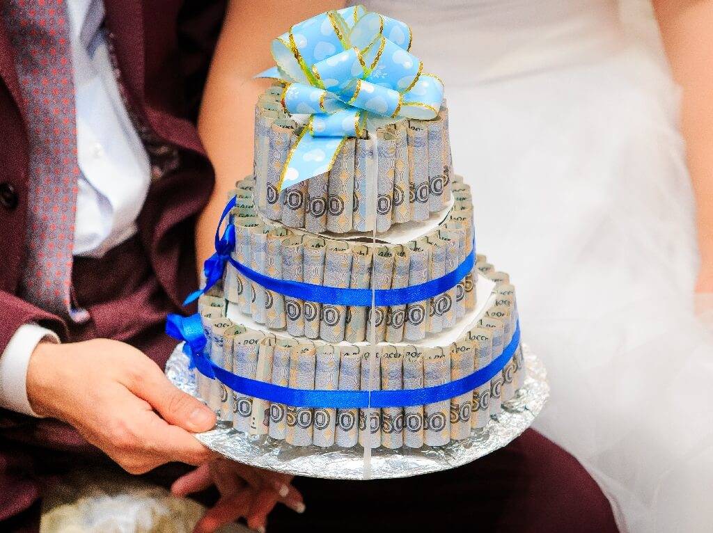 Торт на свадьбу из денег - интересные идеи оформления