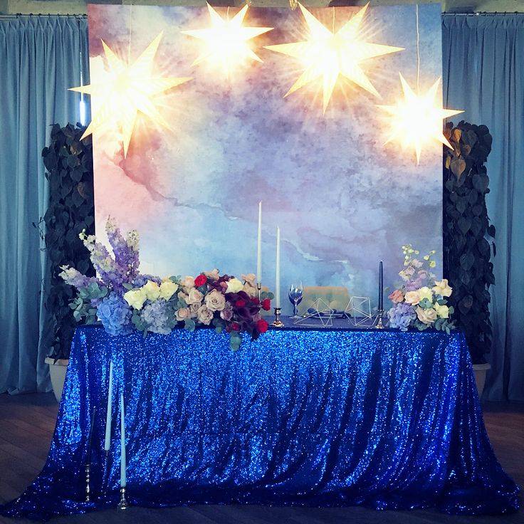 Выбираем украшения зала на свадьбу: синие и бело-синие тона всегда в тренде