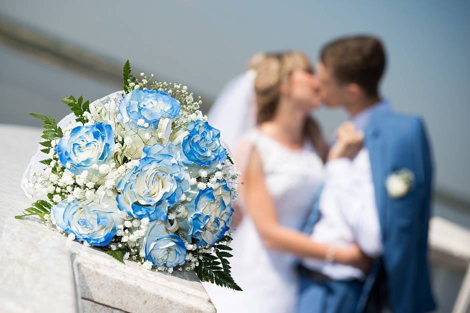 Цветы на свадьбу какие дарят молодоженам?