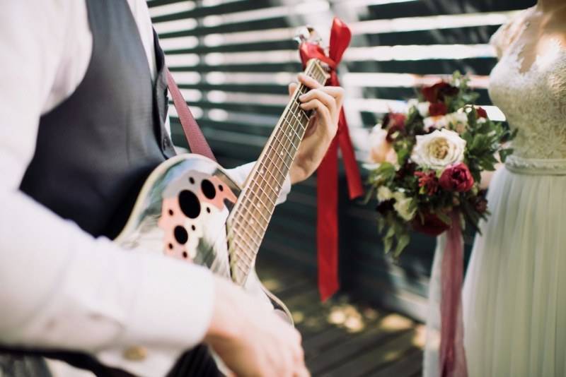 Стилизованная свадьба в стиле рок: как организовать, с чего начать? идеи