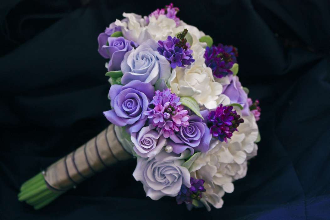 Фиолетовый букет невесты: какие цветы выбрать (фото)