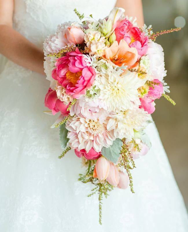 Каскадный букет невесты своими руками ?: мастер-класс [2019], как сделать из орхидей, лент & роз
