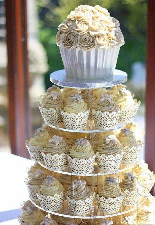 Свадебный торт с капкейками: фото и идеи красивых композиций