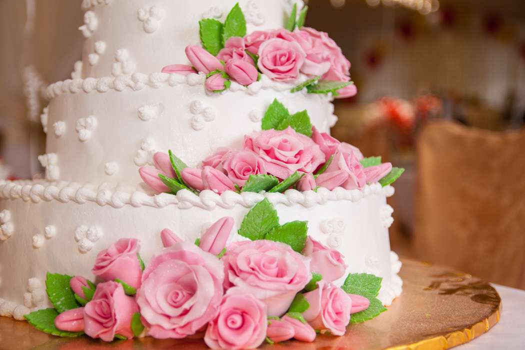 Свадебные торты мастика розовый роза — 20 фото